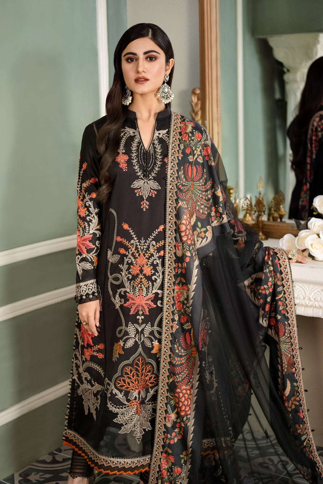 Embroidered Lawn Unstitched 3-Piece Collection