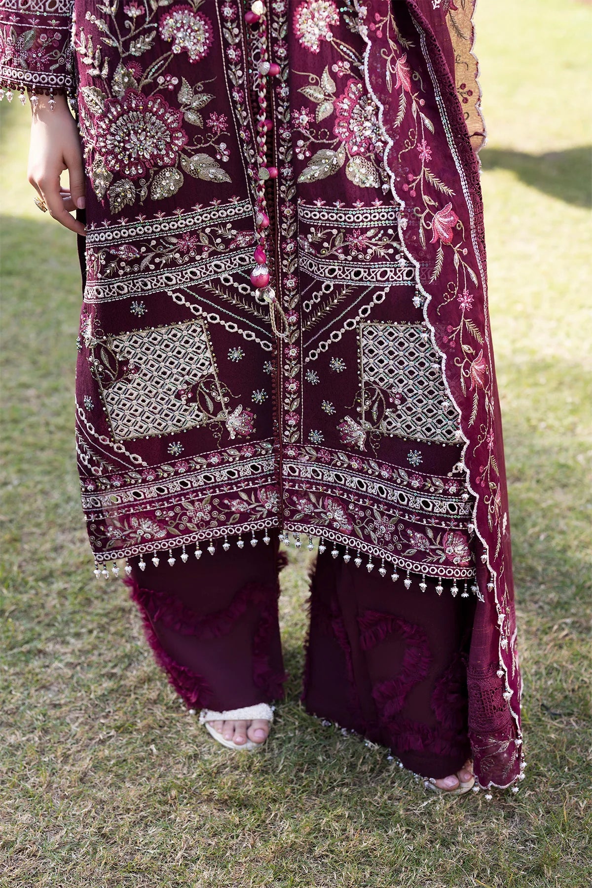 RAEESA PREMIUM EMBROIDERED UNSTITCHED 3PC SUIT | KPA0109