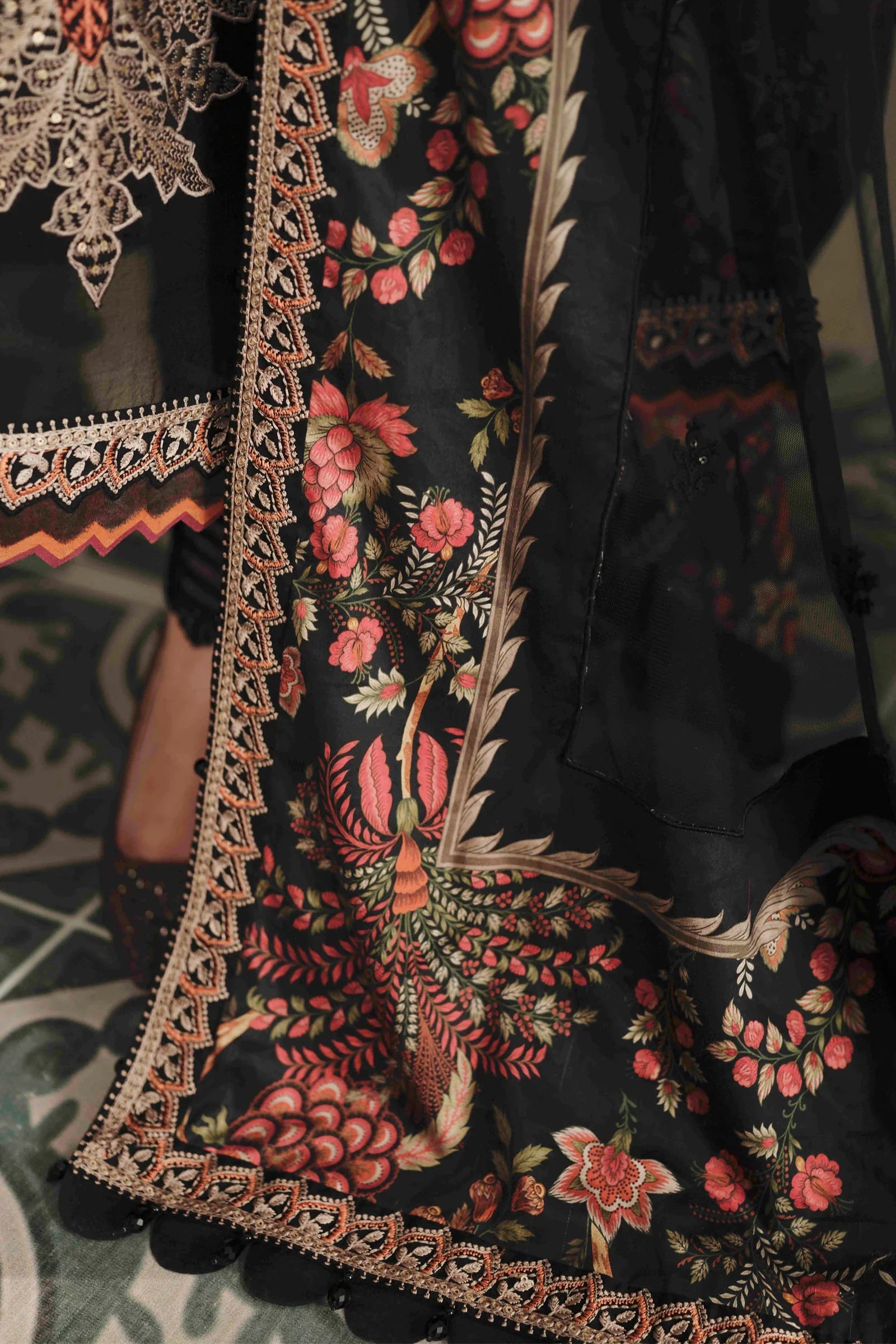 EMBROIDERED LAWN UNSTITCHED 3PC SET | KPA0018