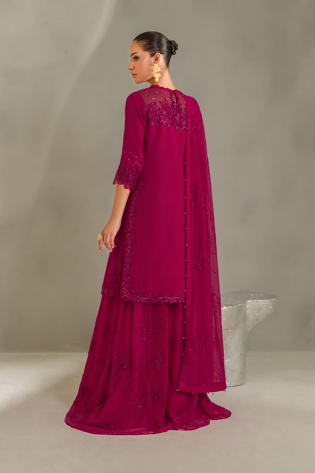 BRAND………:*IZNIK*