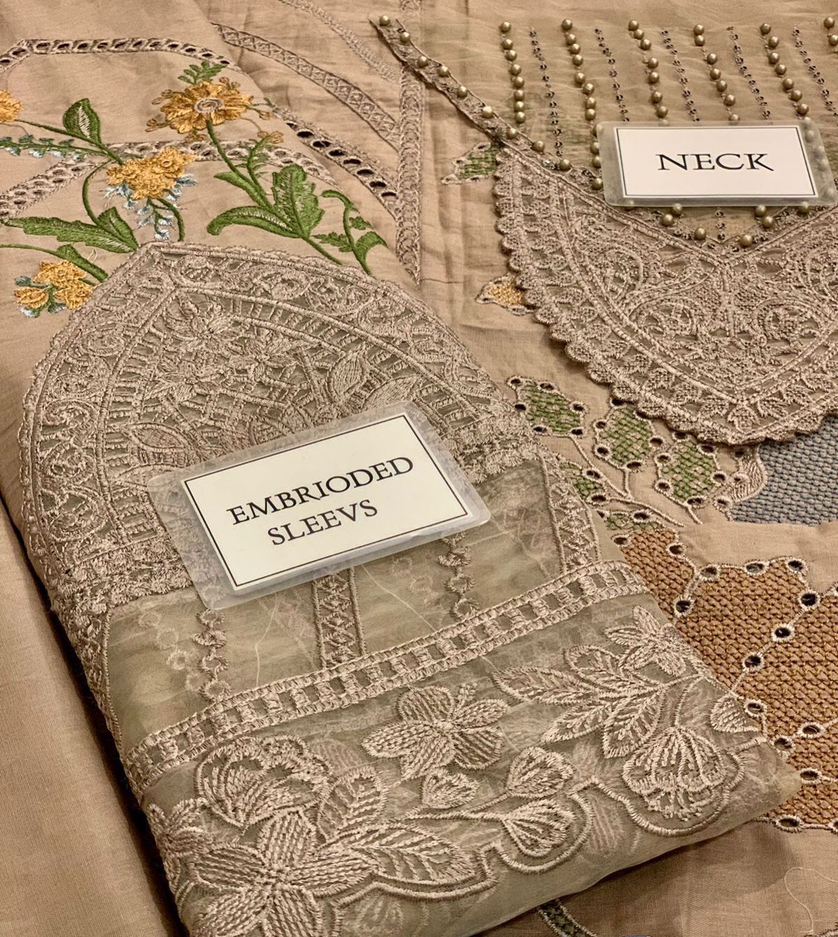 EMBROIDERED LAWN UNSTITCHED 3PC SET | KPA0001