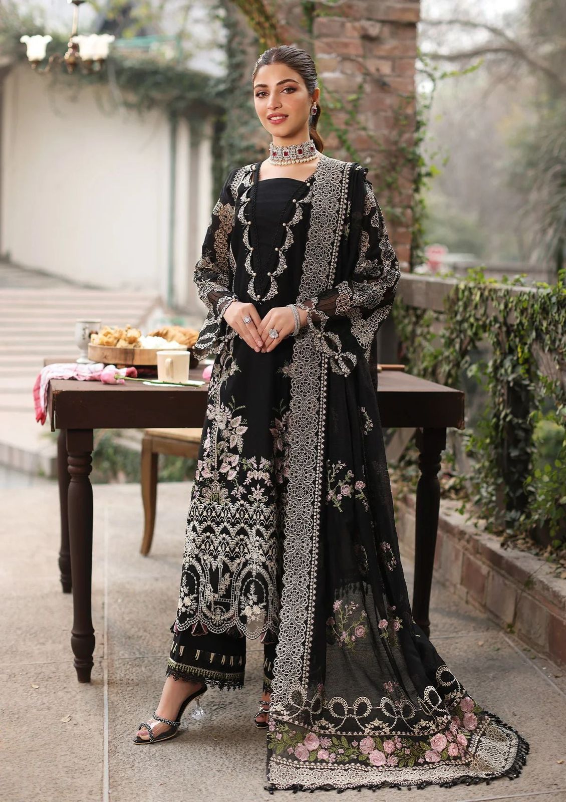 EMBROIDERED LAWN UNSTITCHED 3PC SET | KPA0041