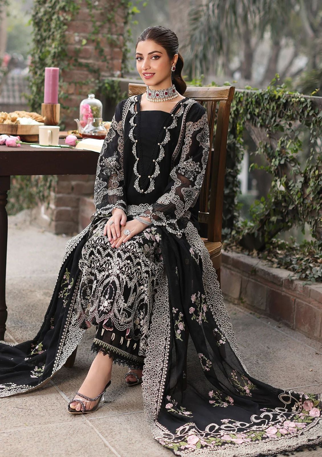 EMBROIDERED LAWN UNSTITCHED 3PC SET | KPA0041